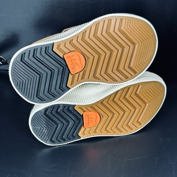 SOREL Boys Sz 12 Out N About IV Strap Rain Hike Boots Waterproof Taffy Tan Black - Picture 13 of 16